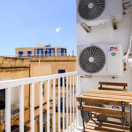 F8-2 Bedroom Ensuite Δωμάτια σε οικογενειακή κατοικία *