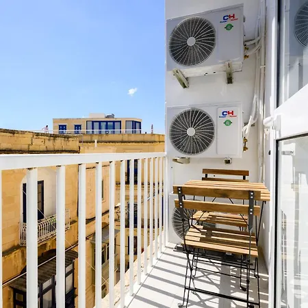 Δωμάτια σε οικογενειακή κατοικία F8-2 Bedroom Ensuite *