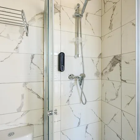 F8-2 Bedroom Ensuite Kwatera prywatna