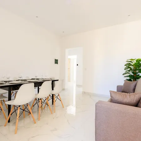 F8-2 Bedroom Ensuite Kwatera prywatna Sliema