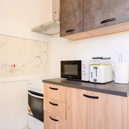 F8-2 Bedroom Ensuite * Sliema