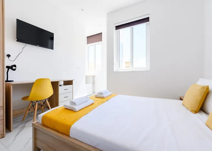 F8-2 Bedroom Ensuite Habitación en casa particular