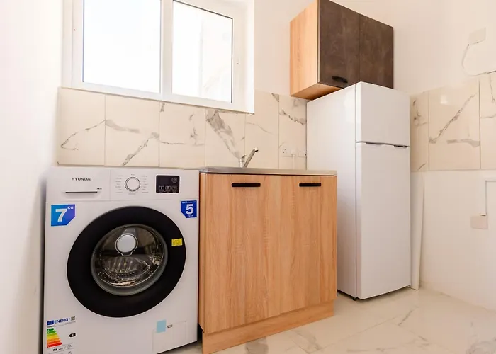 F8-2 Bedroom Ensuite *