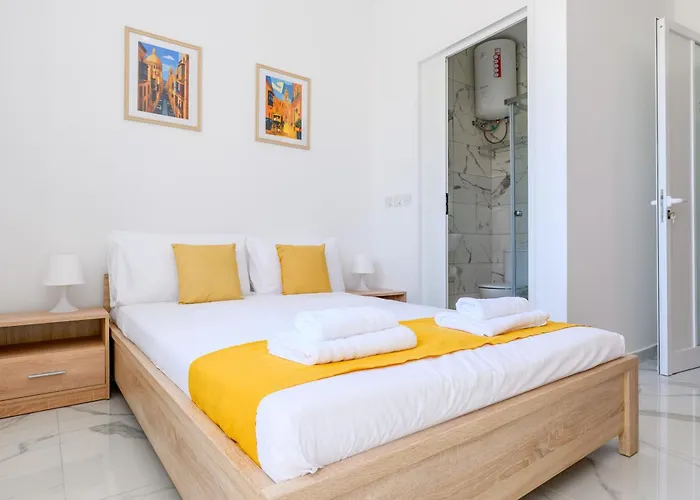 F8-2 Bedroom Ensuite *