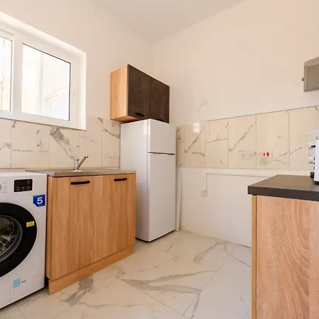 Проживание в семье F8-2 Bedroom Ensuite